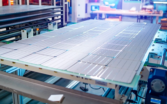 Flow devices in solar cell production