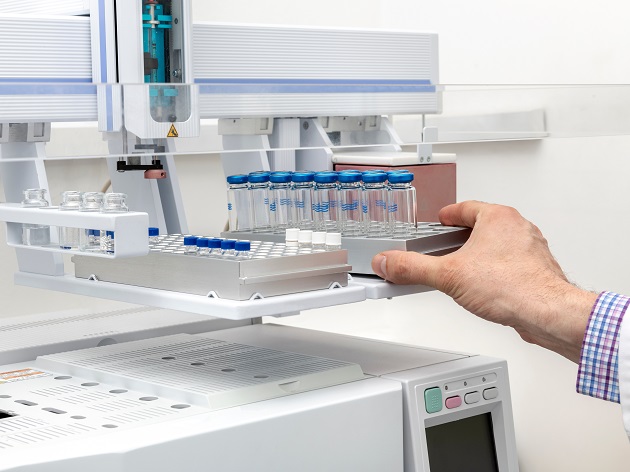 Stable gas flow control for analytical instruments