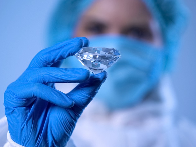 Flow controllers in lab-grown diamonds manufacturing