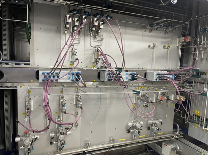 MOCVD setup with Bronkhorst flow meters