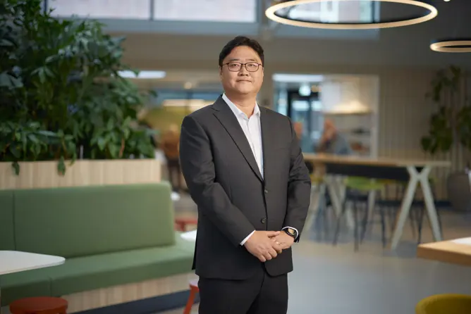 Manager Bronkhorst Korea