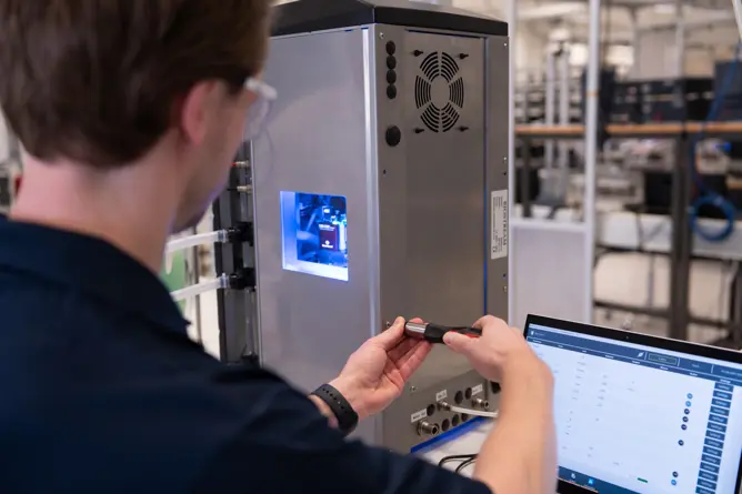 Flowmeter customized in a pharmaceutical application