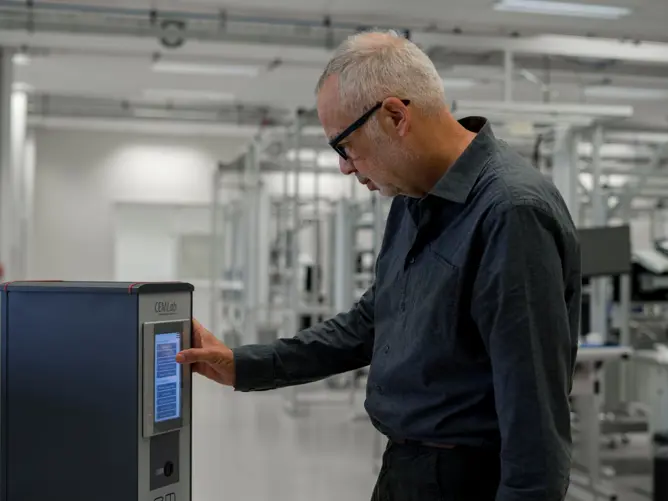 Regeling van de massa flow in een gasverdunningssysteem